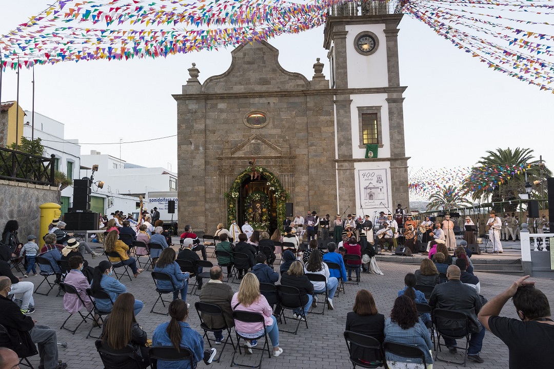 San Antonio de Padua recibe una emotiva ofrenda con música y folclore  canario - Ayuntamiento de Granadilla de Abona
