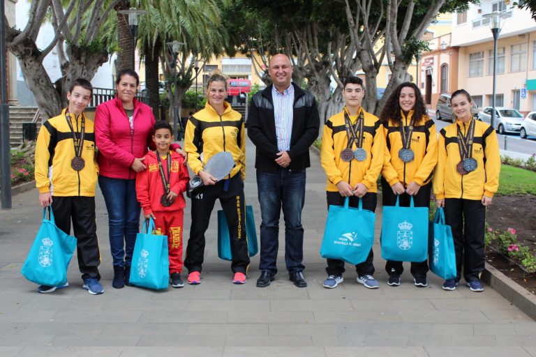 El Ayuntamiento felicita a la escuela de kickboxing de Mar Rodríguez por su logros en el Mundial de Roma