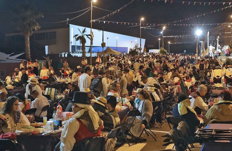 El folclore y la buena gastronomía congregó a varios miles de personas en el XVIII Baile de Taifas