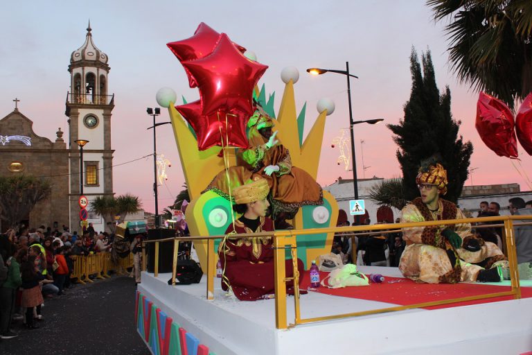 Los Reyes Magos llenan de alegría y regalos las casas de Granadilla de Abona