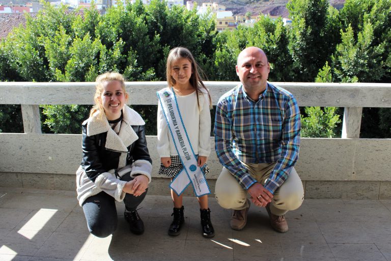 Loida Rodríguez, de ‘Kuliquitacas del Sur, participa en la Gala de Reina Infantil del Carnaval de Santa Cruz de Tenerife