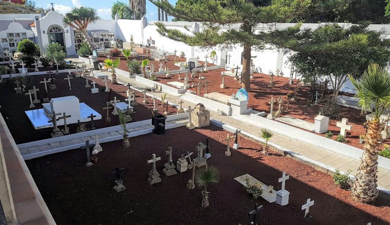 El Ayuntamiento acomete tareas de acondicionamiento y mejoras en el cementerio municipal