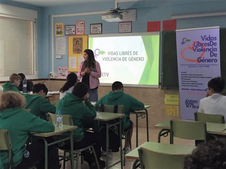 El Ayuntamiento promueve la igualdad de género en los institutos del municipio