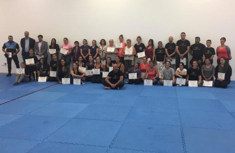 El Ayuntamiento celebra un taller de defensa personal para mujeres