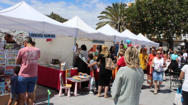El Médano celebró ayer domingo una jornada llena de buena literatura y de animación cultural