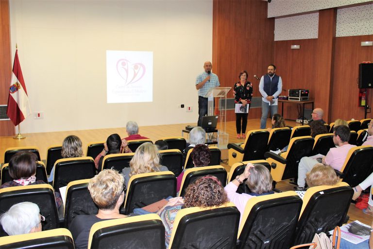 Granadilla promueve la importancia de la información y del apoyo familiar en una jornada sobre fibromialgia