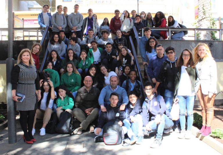 Los jóvenes de los cuatro institutos del municipio, protagonistas de un pleno municipal