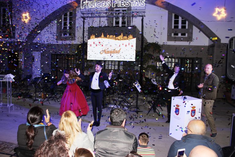 La música y la iluminación navideña dieron la bienvenida a la Navidad en el municipio
