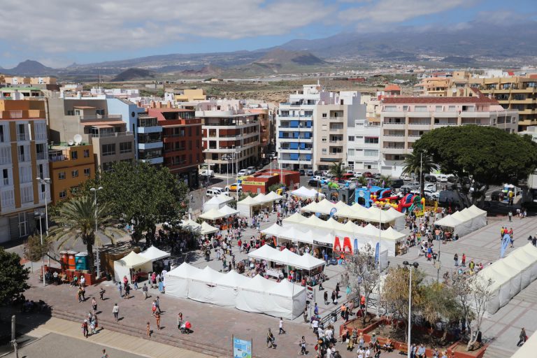 La XIII Feria del Comercio y Servicios ofrece este fin de semana los saldos y oportunidades de 32 empresas del municipio