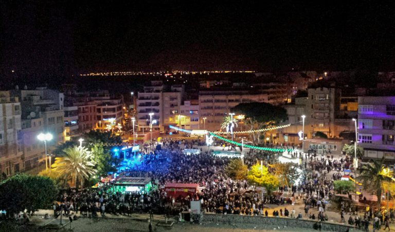 El Médano y Los Abrigos celebran bailes de fin de año con transporte gratis por los barrios