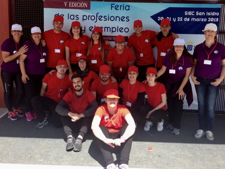 Una quincena de jóvenes del plan de empleo y formativo dinamizan la actividad municipal