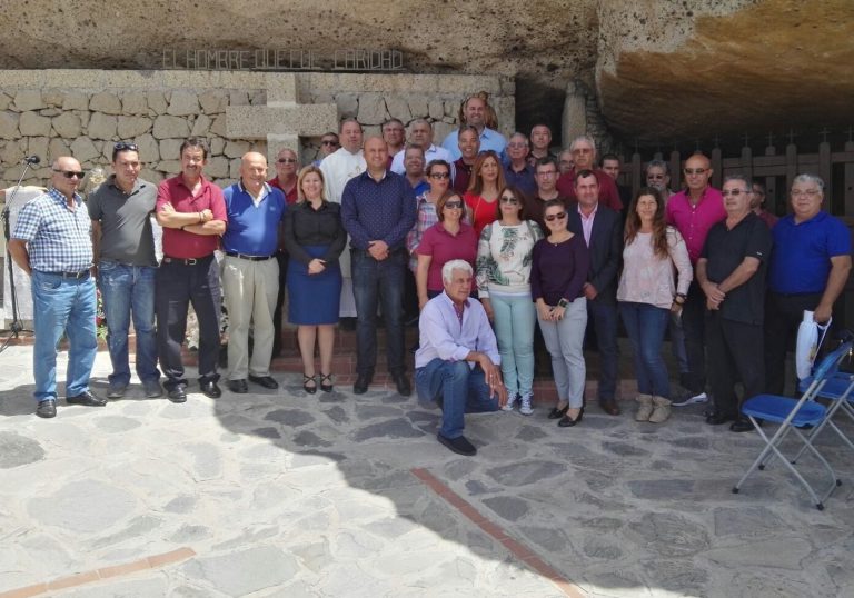 Los taxistas celebran el día de su patrón el santo Hermano Pedro