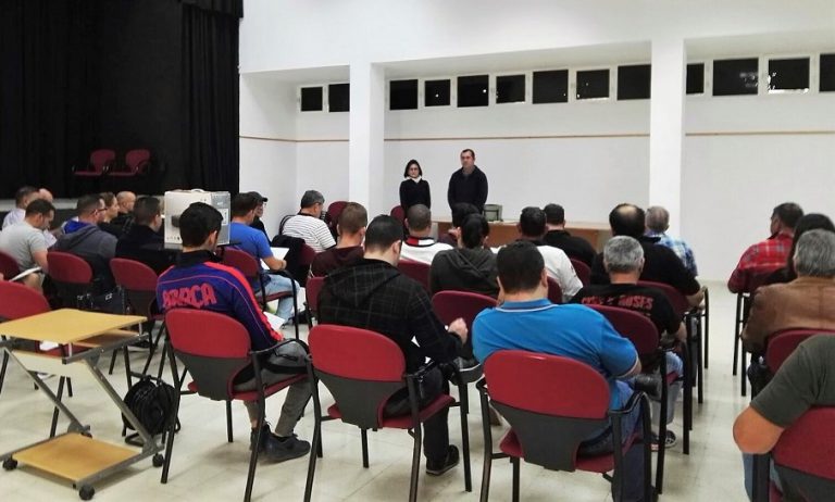 Medio centenar de personas participan en las pruebas para la obtención del permiso de conducir autotaxis
