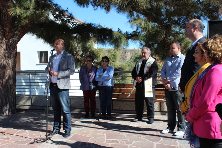 El Ayuntamiento inaugura las obras de rehabilitación de la plaza de Cruz de Tea