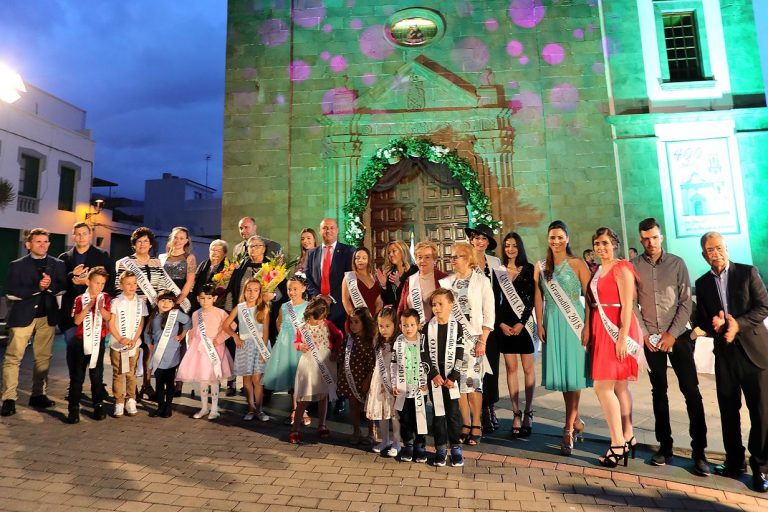 Las Fiestas Mayores comienzan poniendo en valor la labor de los pescadores y de la mujer barquera del municipio