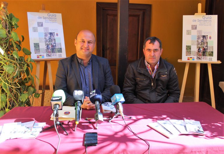 Una nueva guía de senderos muestra 13 rutas de la costa, medianías y cumbre del municipio