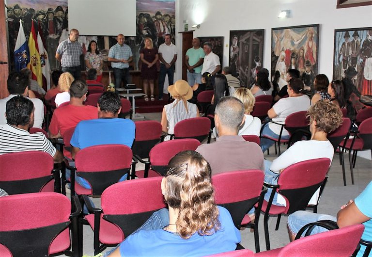 El Ayuntamiento emplea a 35 familias del municipio para un proyecto de regeneración de zonas rurales y agrícolas