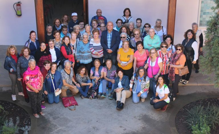 Un grupo de mayores de Santa Cruz de Tenerife conocen el patrimonio histórico del casco