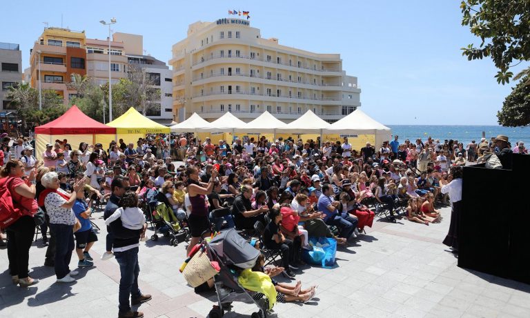 El municipio se sumerge este domingo en una jornada llena de libros, poesía y cultura