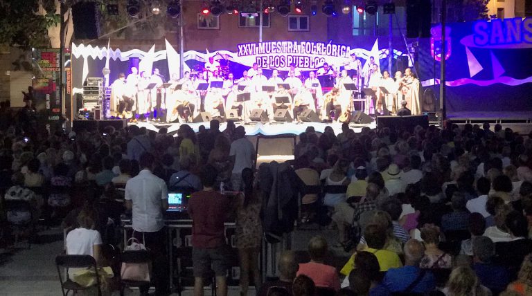 Los Sabandeños, broche de oro de la clausura de la XXVI Muestra Folclórica de los Pueblos
