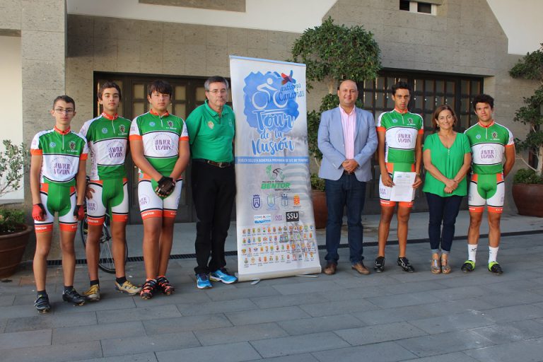El pelotón solidario del ‘Tour de la Ilusión’ llega a Granadilla de Abona