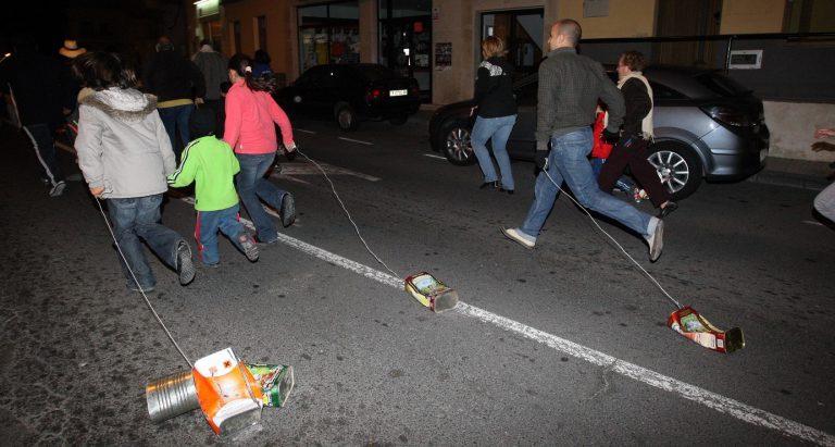 Noche de cacharros y castañas en el casco histórico con motivo de la celebración de San Andrés