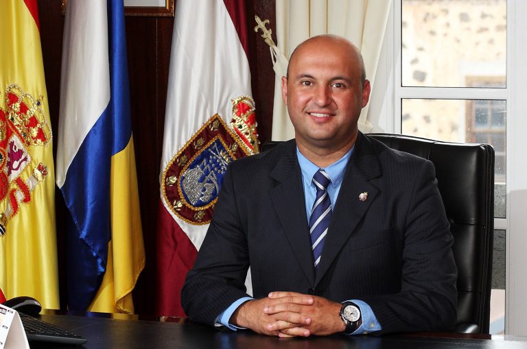 El alcalde pide que los municipios puedan utilizar el remanente de tesorería depositado en las entidades bancarias