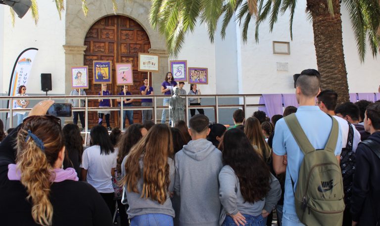 Los jóvenes del municipio piden la plena igualdad y un futuro sin discriminación de género