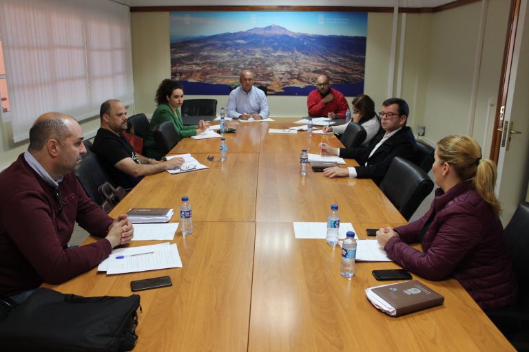 El Ayuntamiento celebró una junta extraordinaria de portavoces para abordar las medidas en el municipio tras decretarse el estado de alarma