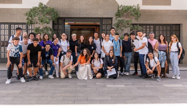 Estudiantes de 4º de ESO del IES Granadilla de Abona y Magallanes celebran un pleno juvenil