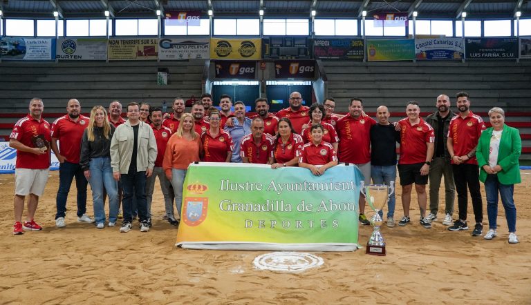 El Ayuntamiento hace un reconocimiento al Club de Lucha San Isidro, campeones de la Copa Caixabank de tercera categoría