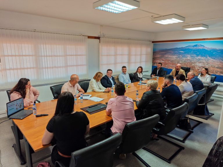 El Ayuntamiento y la ULL presentan un proyecto para fomentar el talento científico y tecnológico entre los jóvenes granadilleros