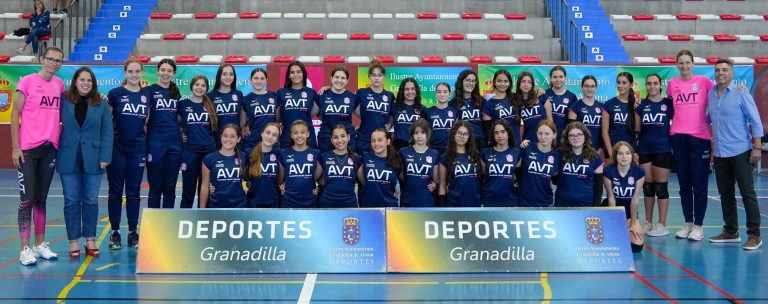 El Ayuntamiento realiza un reconocimiento a la academia de voleibol por su logros en la temporada 2023/2024