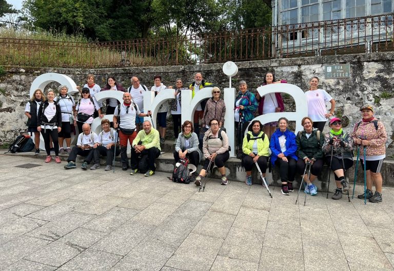 Una treintena de granadilleros finaliza el Camino de Santiago