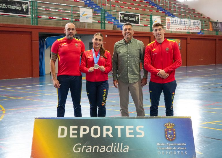 El Ayuntamiento felicita a Angélica Nieto y José Rafael Nieto por los éxitos deportivos en el Campeonato del Mundo de Lucha