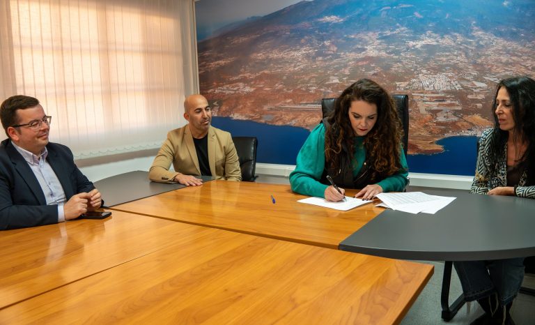 El Ayuntamiento adquiere el inmueble que albergará la futura sala velatorio de Chimiche