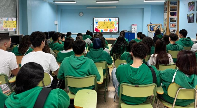 El proyecto ‘Nos vemos en el pleno’ involucra a la juventud en la vida municipal