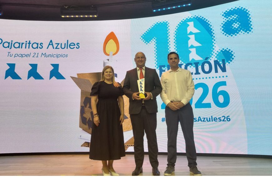 Granadilla de Abona recibe la distinción ‘Pajarita Ilustre’ y consolida nueve años de liderazgo en reciclaje de papel y cartón en Canarias