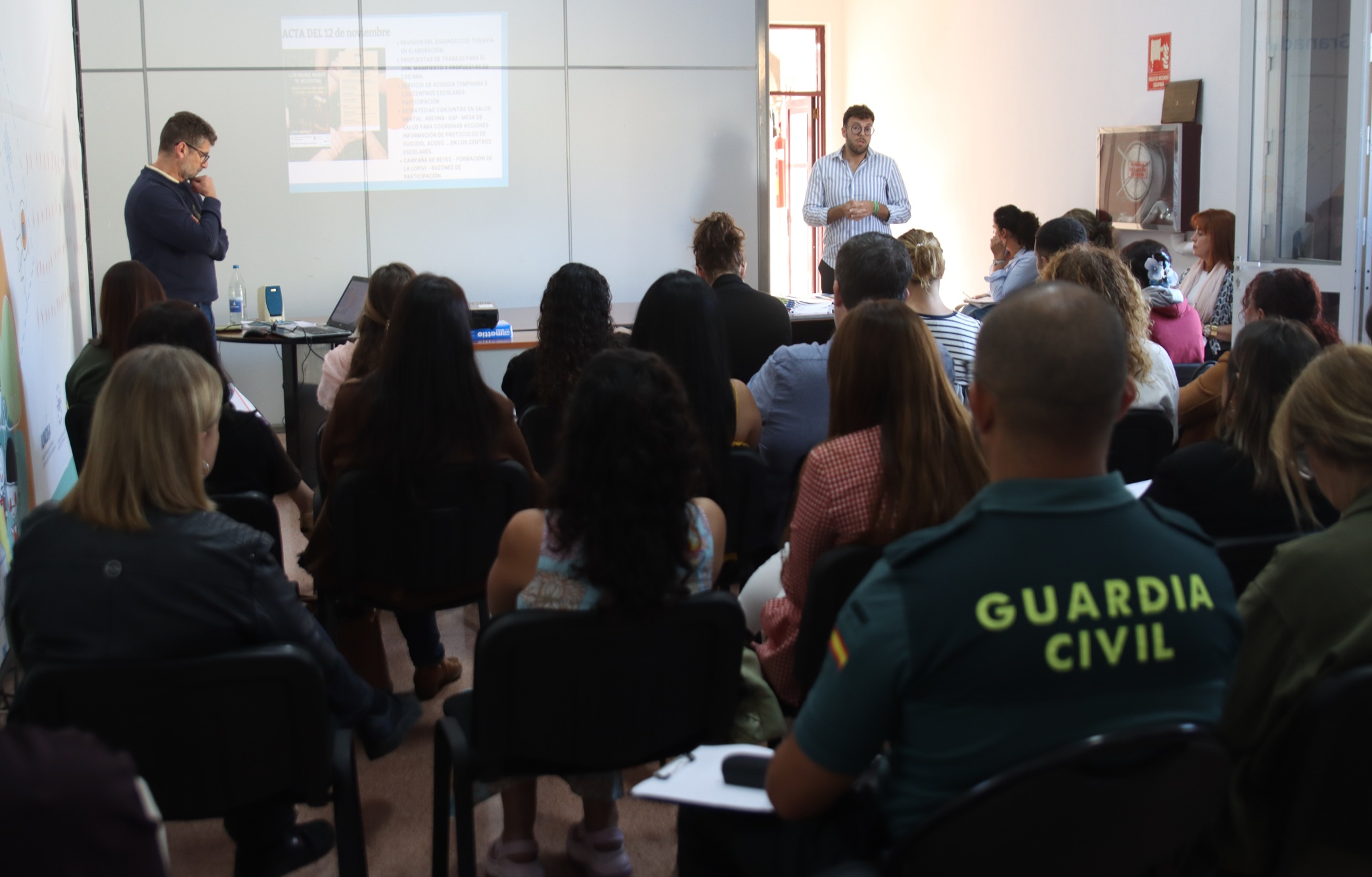 Granadilla de Abona reúne a centros educativos, entidades y profesionales en una jornada de trabajo de la Comisión Municipal de Infancia, Adolescencia y Familias