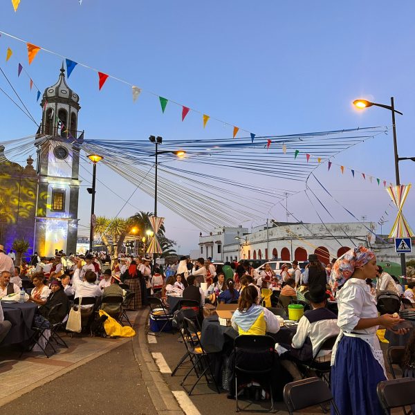 El Baile de Taifas de Granadilla de Abona celebra su XXIV edición con una participación excepcional que confirma el arraigo de las tradiciones canarias