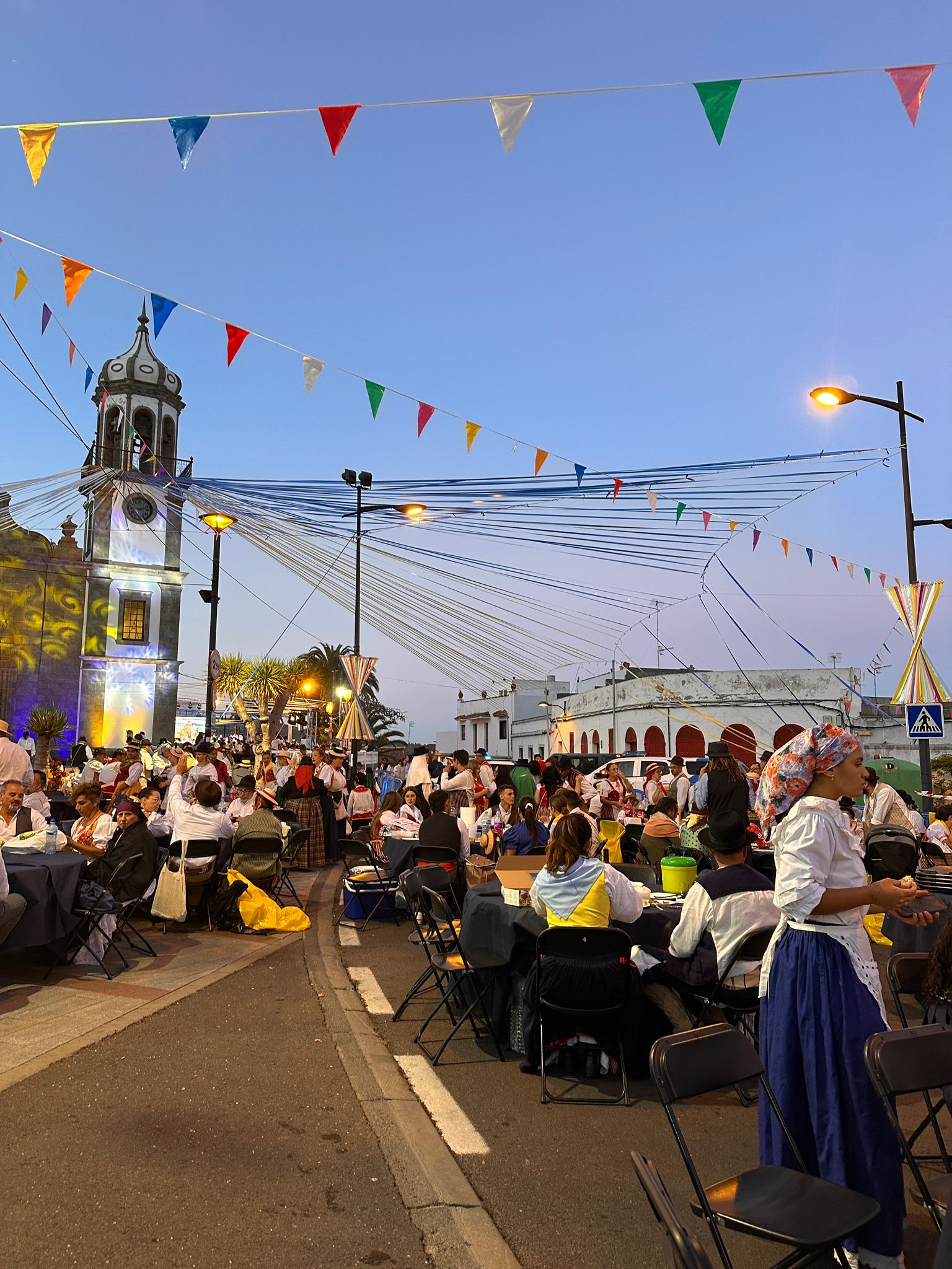 El Baile de Taifas de Granadilla de Abona celebra su XXIV edición con una participación excepcional que confirma el arraigo de las tradiciones canarias