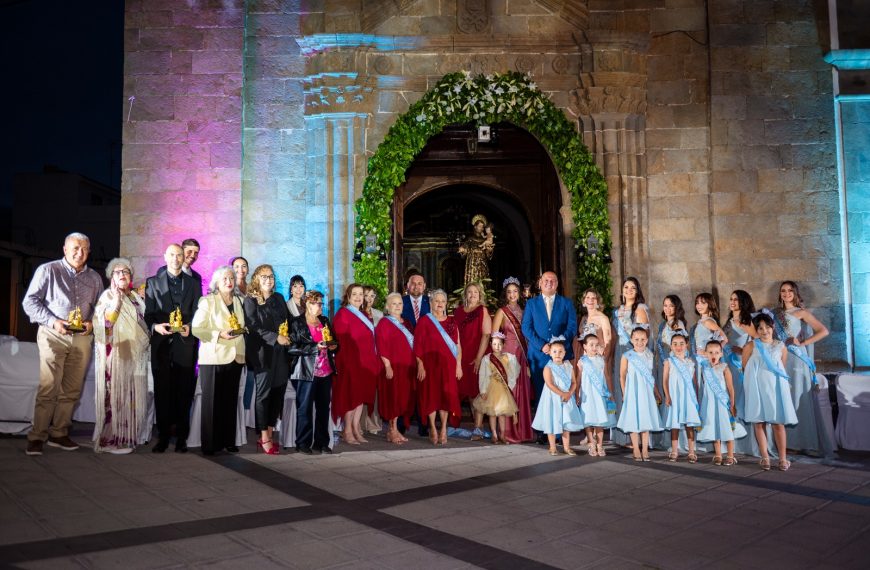 Las Luminarias de San Antonio ‘iluminan’ el inicio de las Fiestas Mayores de Granadilla de Abona