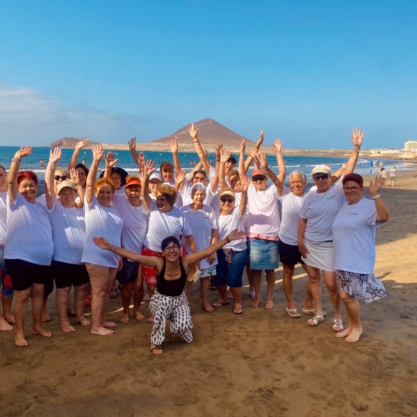 Las personas con cáncer de mama, fibromialgia y cuidadoras mejoran su bienestar con el programa de actividad física en el mar