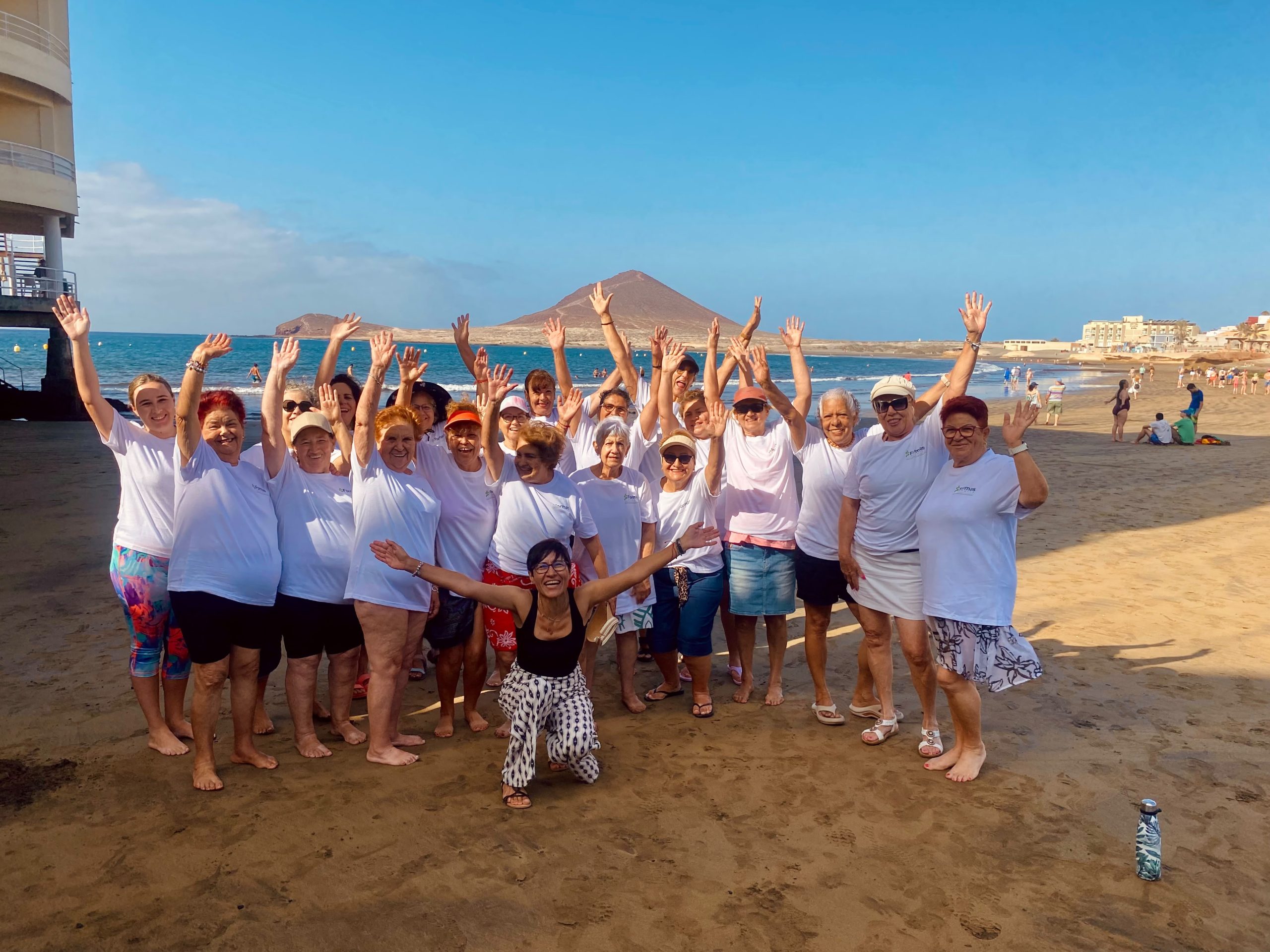 Las personas con cáncer de mama, fibromialgia y cuidadoras mejoran su bienestar con el programa de actividad física en el mar