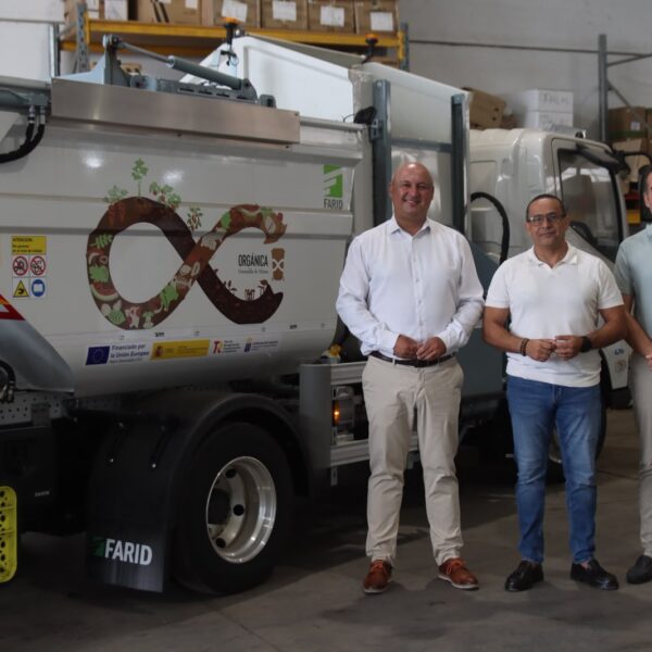 Granadilla de Abona incorpora dos nuevos camiones para reforzar la recogida de biorresiduos y avanzar en la economía circular