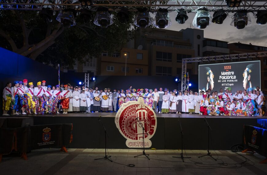 El III Encuentro de Danzas reúne las tradiciones de Abona y de otros puntos de Tenerife