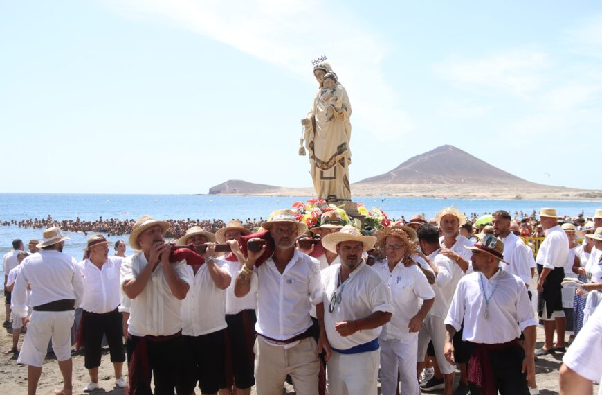 El Médano vivió con devoción una edición más de la Romería Barquera en honor de Nuestra Señora de las Mercedes de Roja