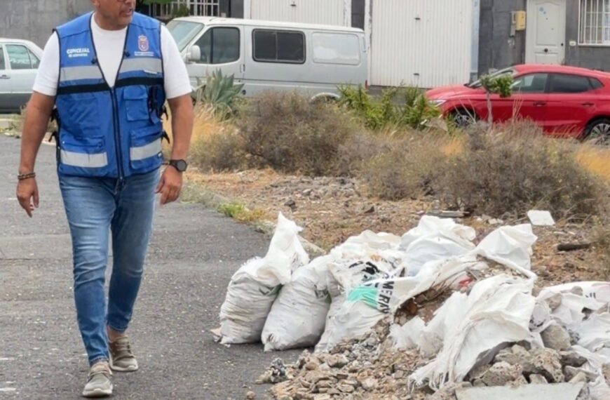 Obras y Servicios inicia una actuación especial para retirar los puntos de acumulación de enseres en San Isidro
