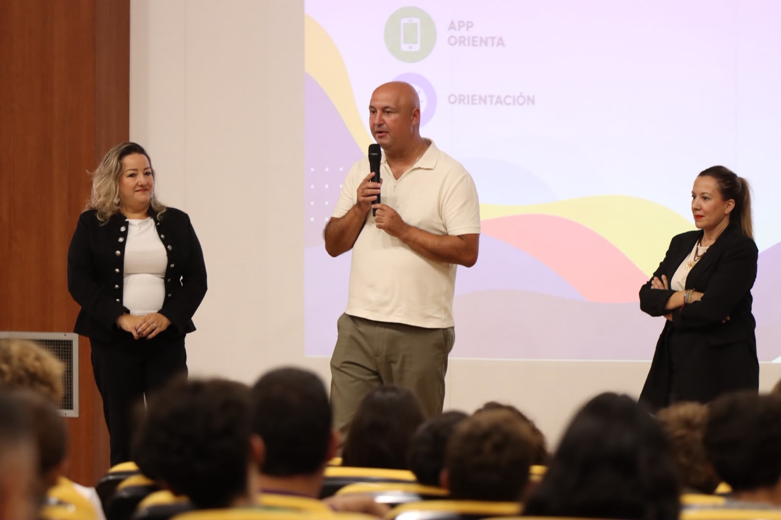 Granadilla de Abona acerca nuevas oportunidades formativas y laborales a la juventud en la segunda Feria de Orientación Académica ‘Granadilla T-Orienta’